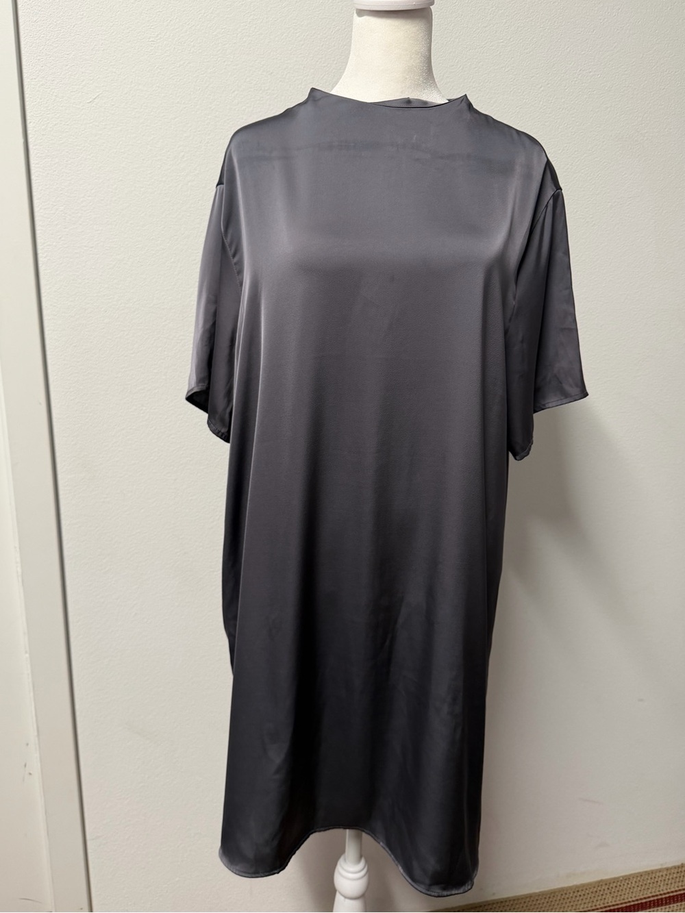 H&M Gray Shift Dress Short Sleeve Back Zip Size Large